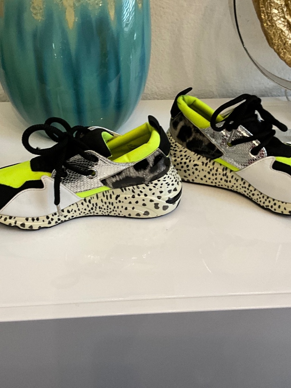Steve Madden Cliff color block neon, green mixed print sneakers 8 🔥♥️😍🥰